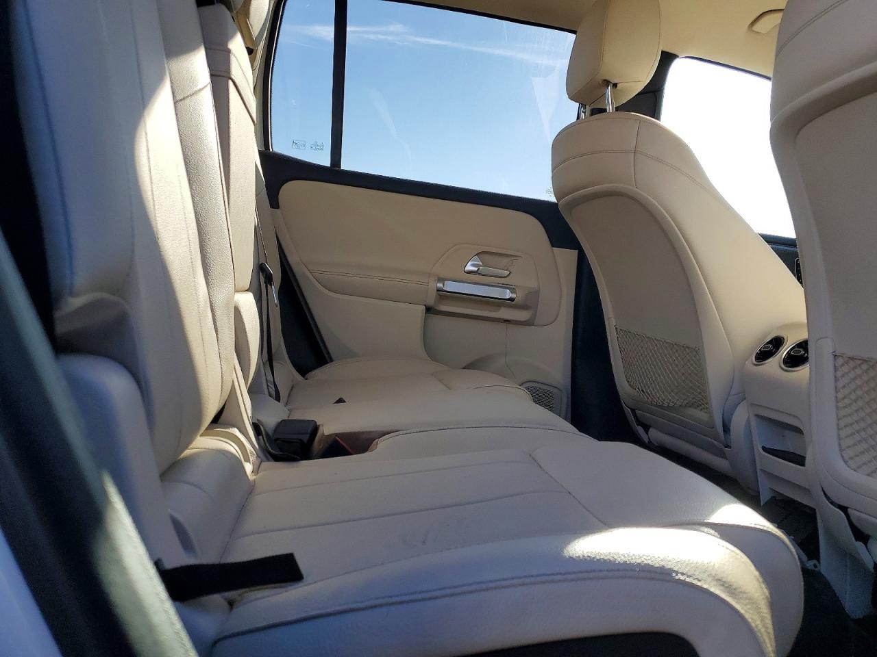 2020 MERCEDES-BENZ GLB 250 photo 11