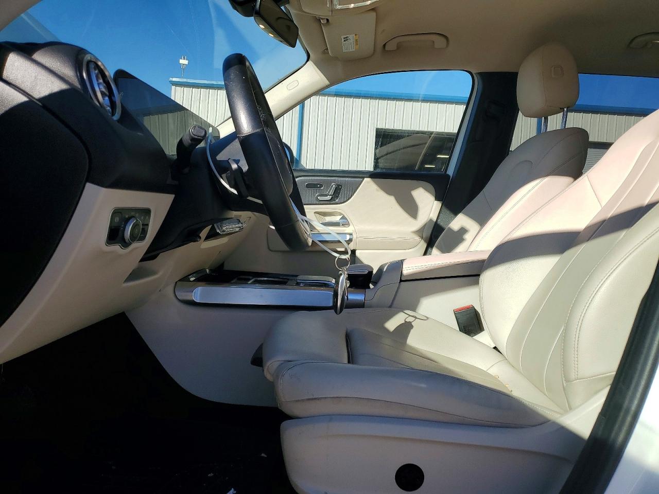 2020 MERCEDES-BENZ GLB 250 photo 7