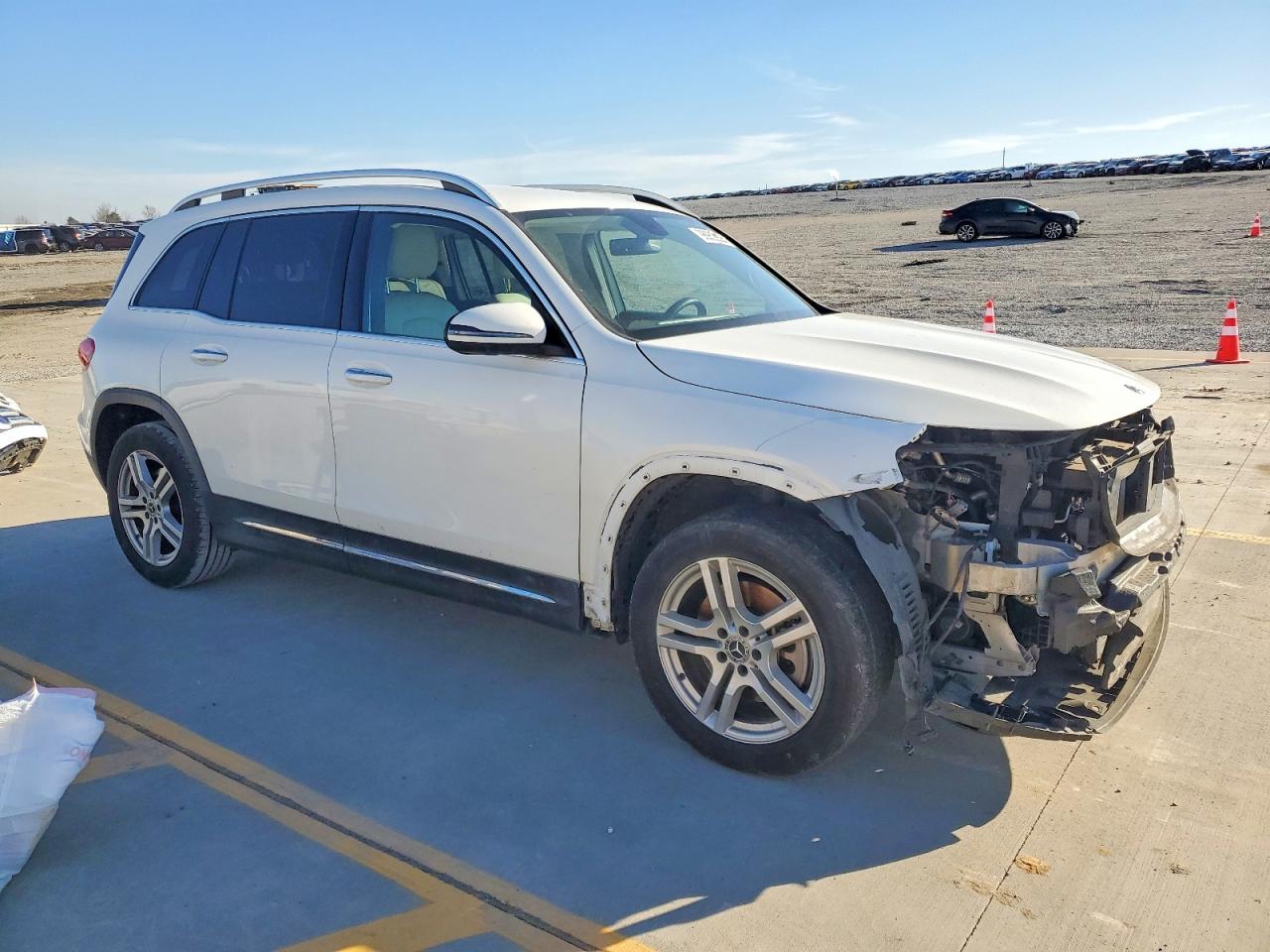 2020 MERCEDES-BENZ GLB 250 photo 4