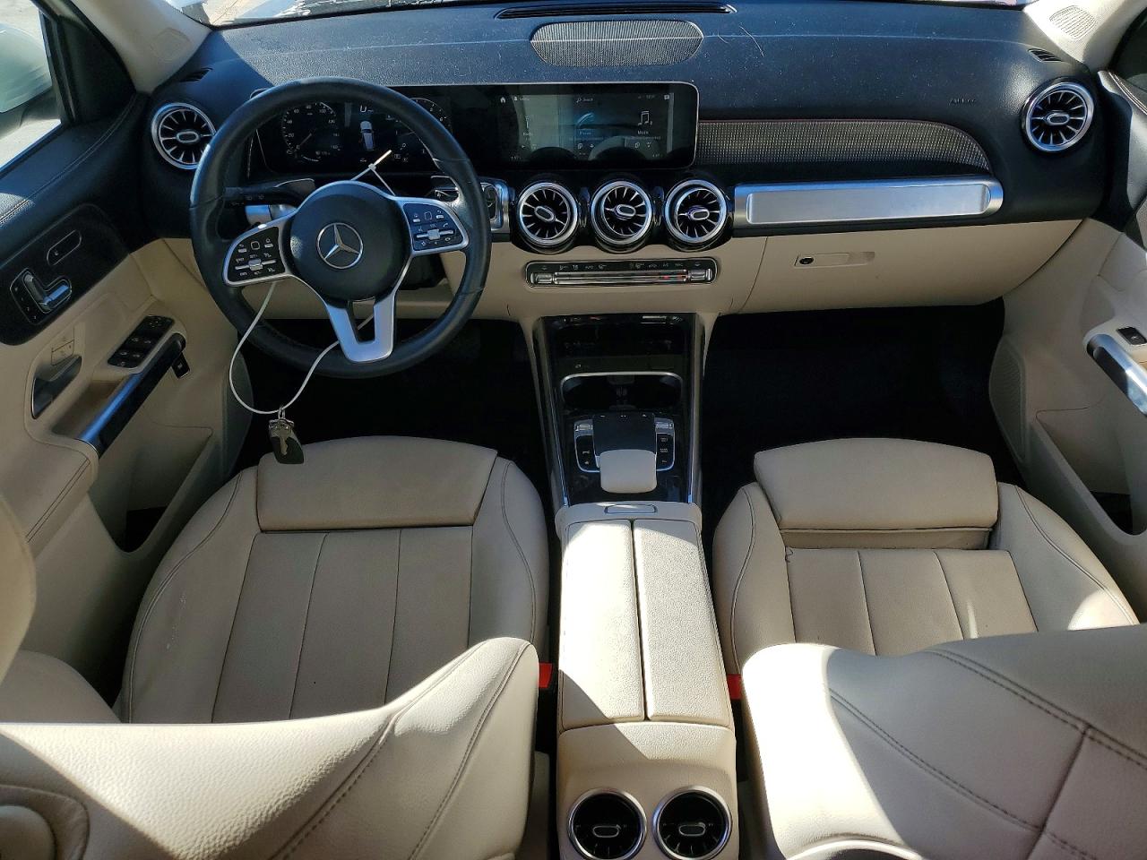 2020 MERCEDES-BENZ GLB 250 photo 8
