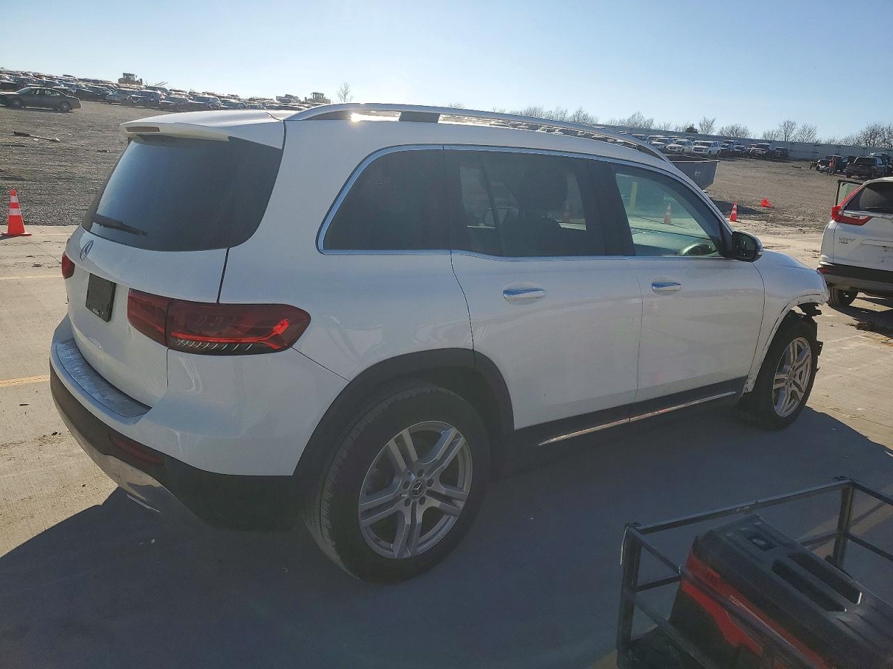 2020 MERCEDES-BENZ GLB 250 photo 3