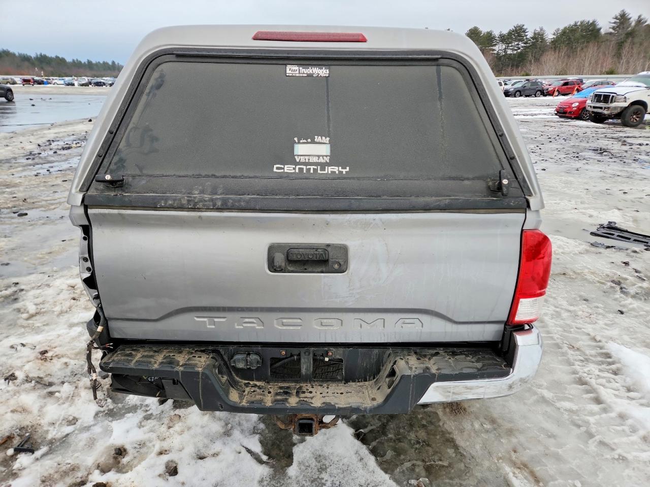 2017 TOYOTA TACOMA DOUBLE CAB photo 11