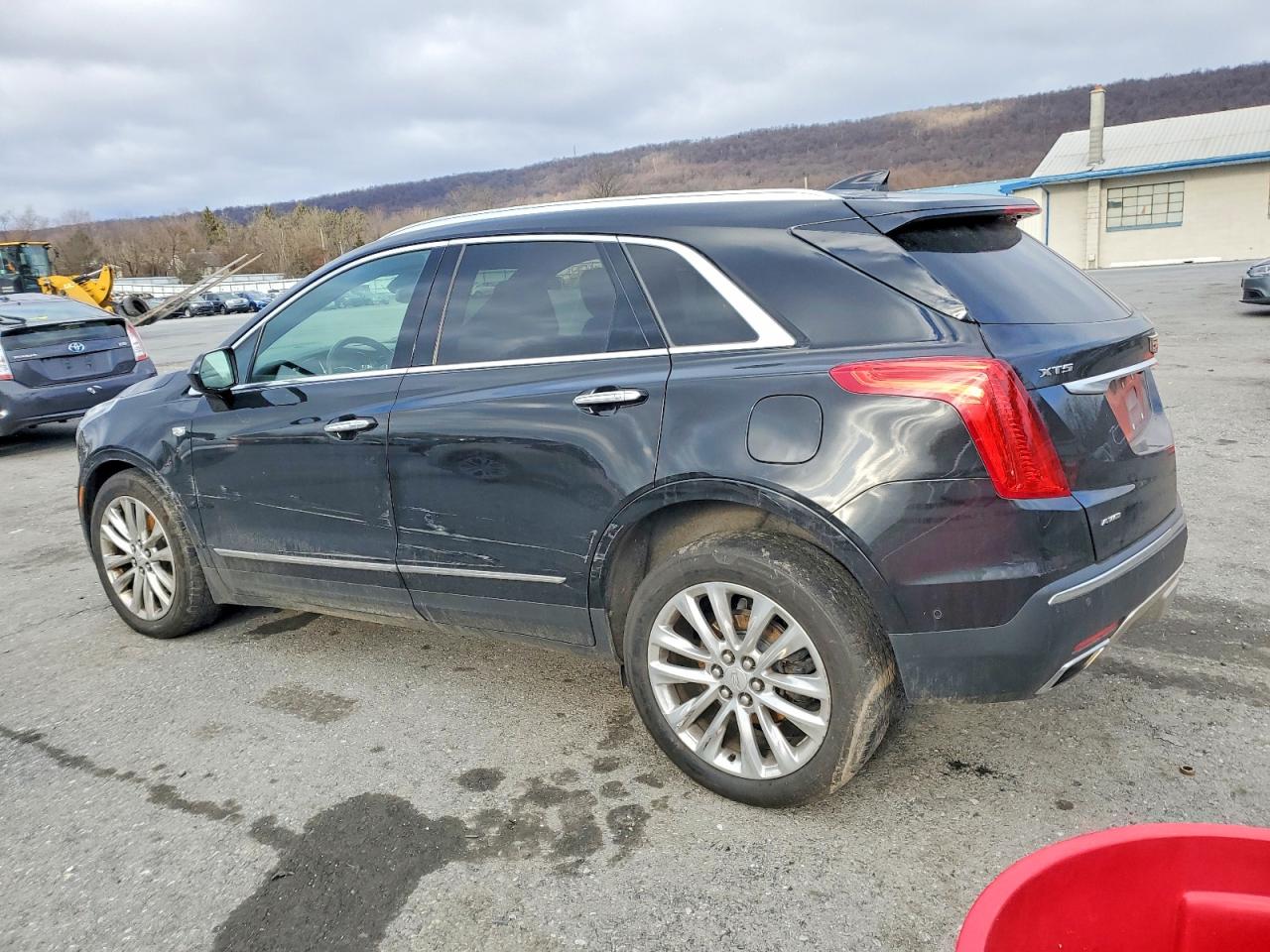 2018 CADILLAC XT5 PLATINUM photo 2