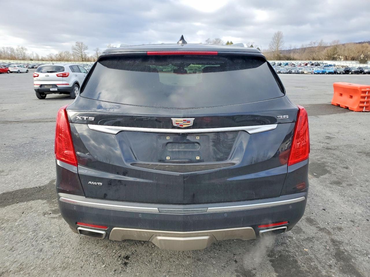 2018 CADILLAC XT5 PLATINUM photo 6