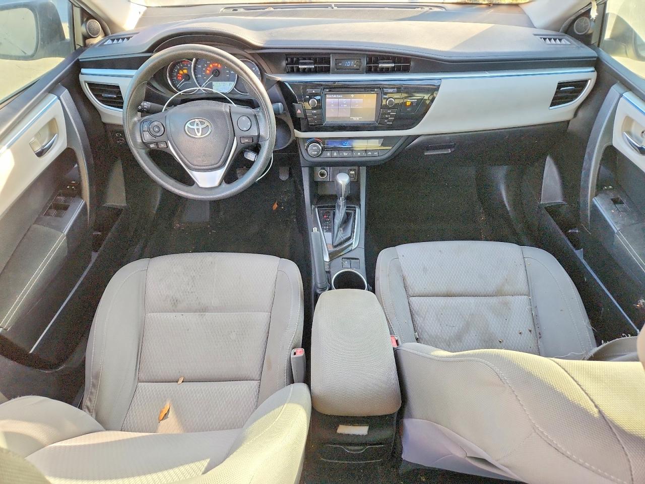 2015 TOYOTA COROLLA LE photo 8