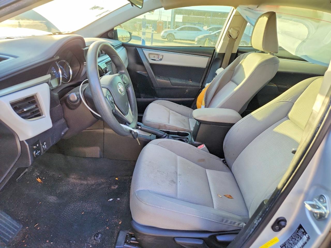 2015 TOYOTA COROLLA LE photo 7