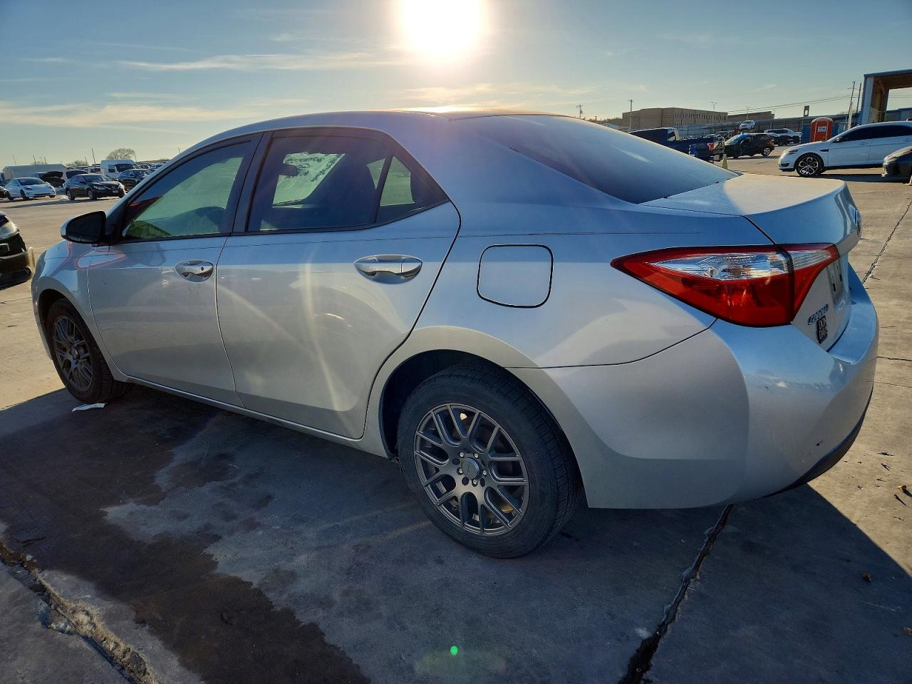 2015 TOYOTA COROLLA LE photo 2