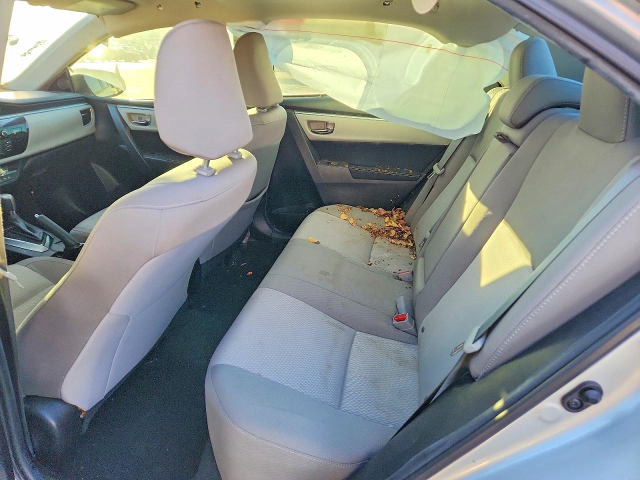 2015 TOYOTA COROLLA LE photo 10