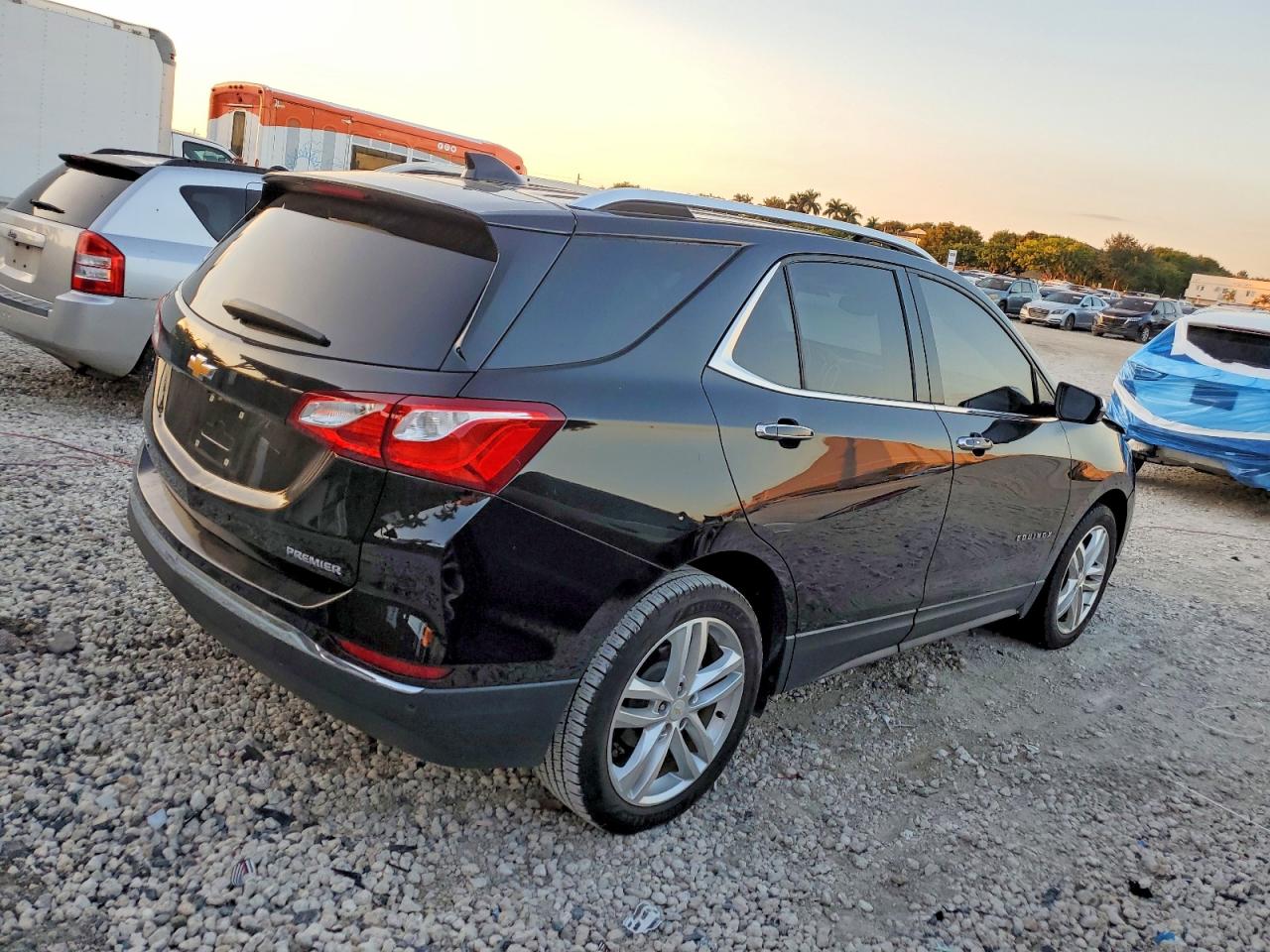 2021 CHEVROLET EQUINOX PREMIER photo 3
