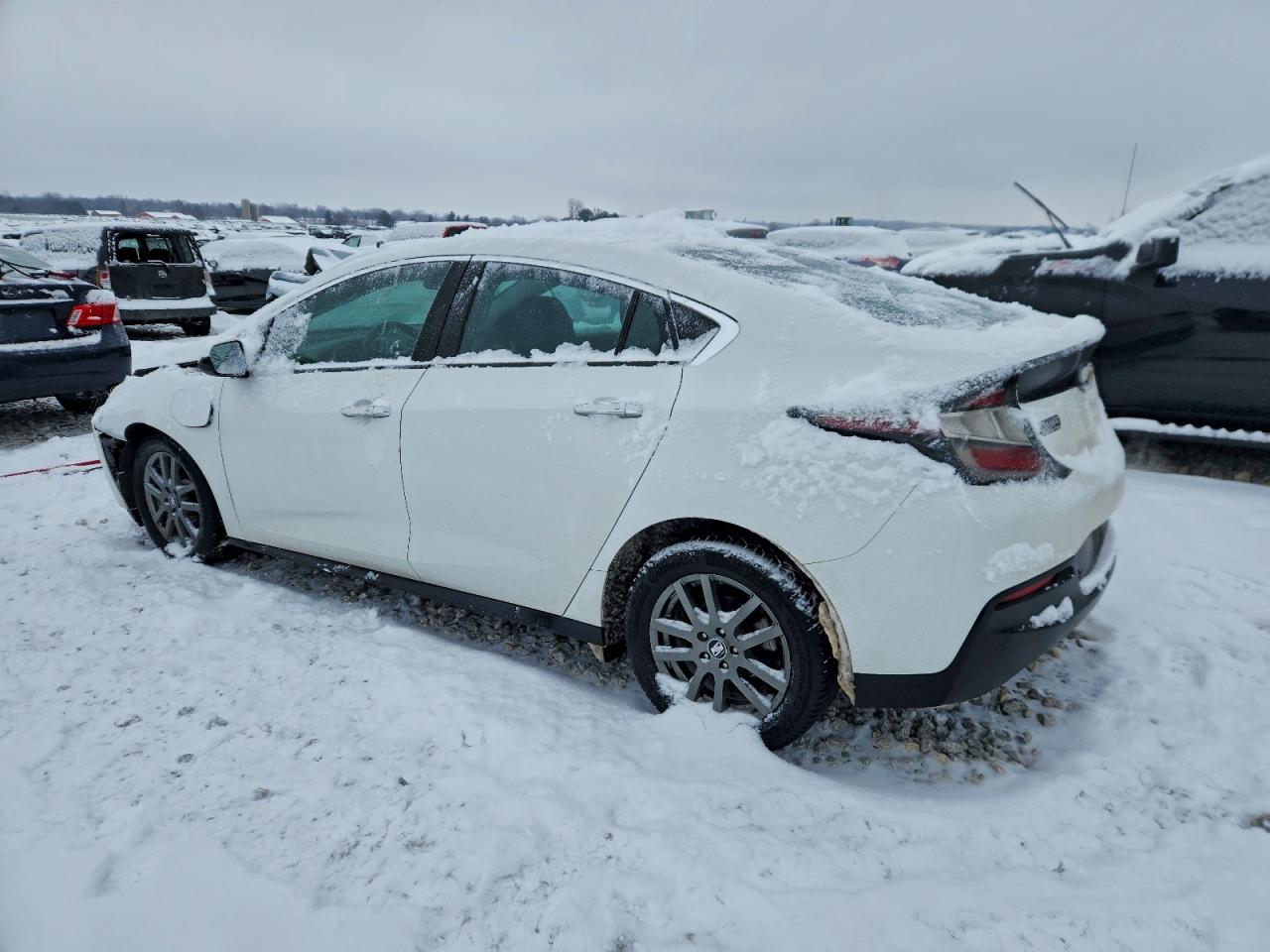 2017 CHEVROLET VOLT LT photo 2