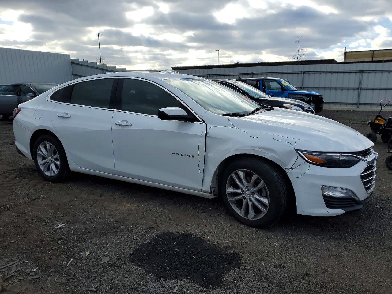 2021 CHEVROLET MALIBU LT photo 10
