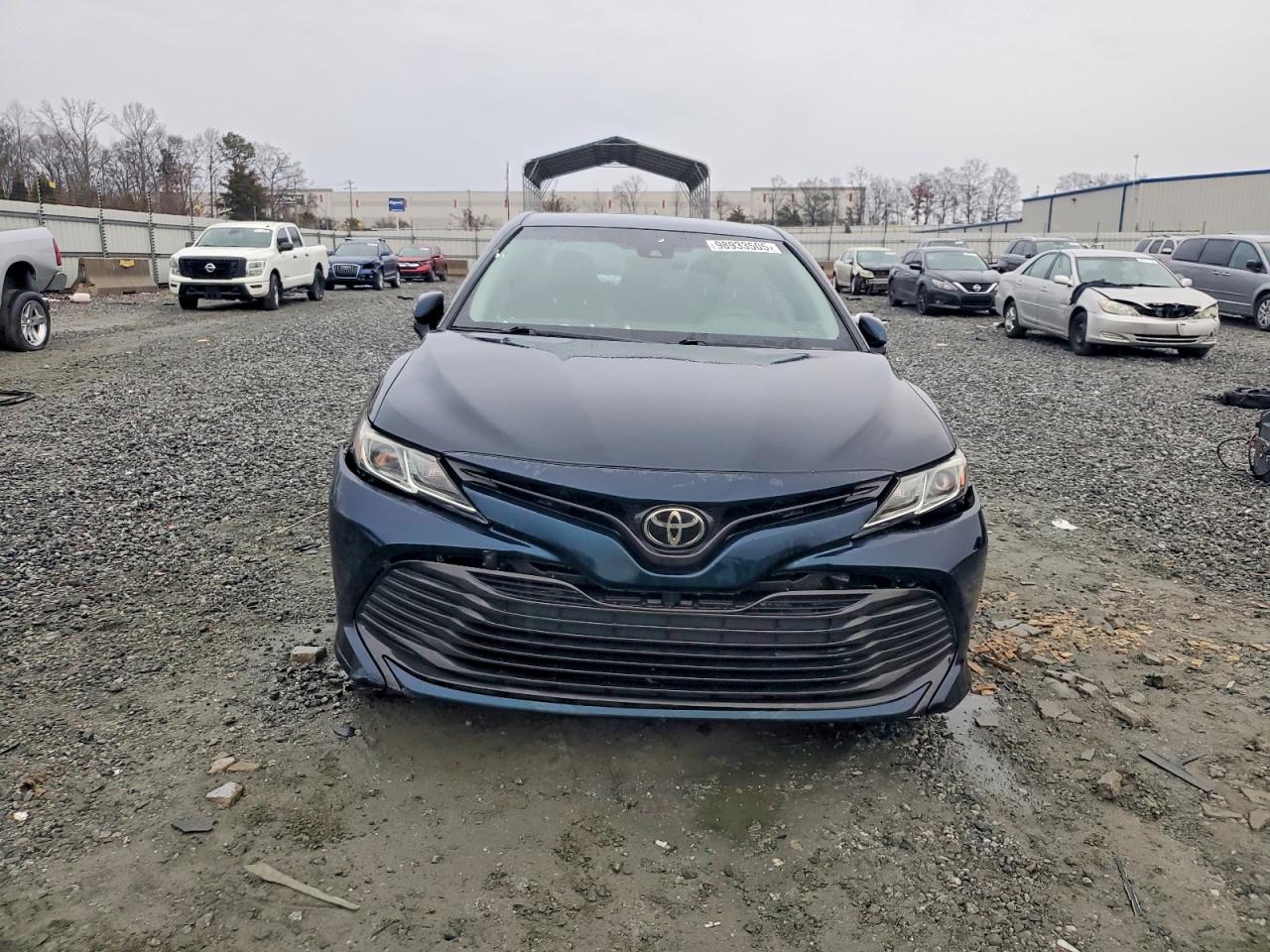 2018 TOYOTA CAMRY LE photo 5