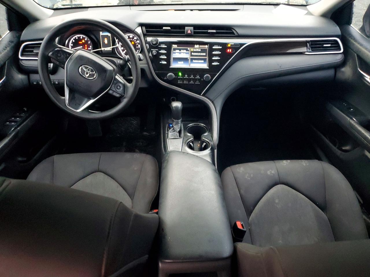 2018 TOYOTA CAMRY LE photo 8