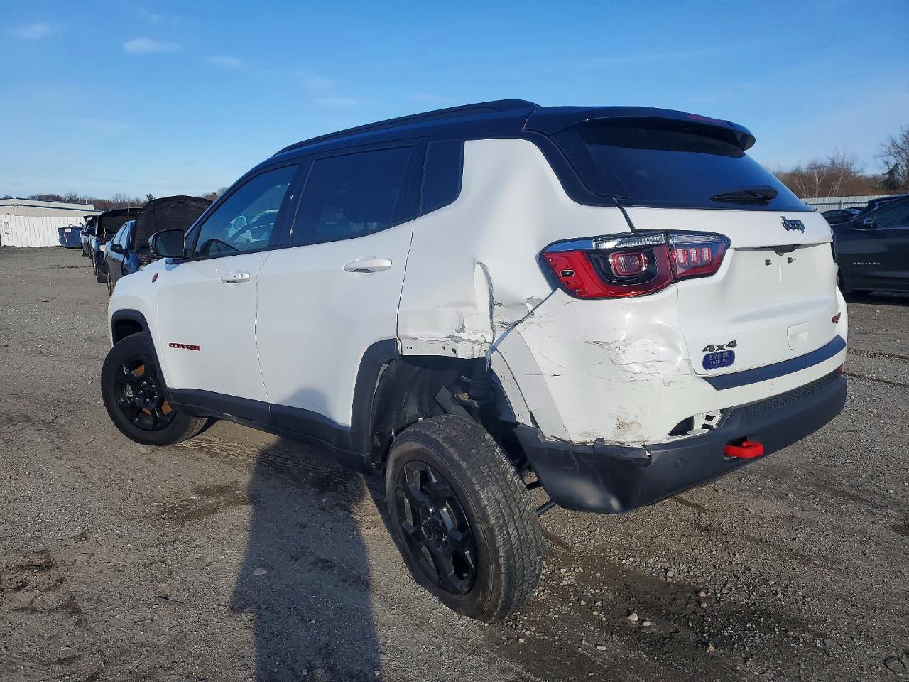 2024 JEEP COMPASS TRAILHAWK photo 2