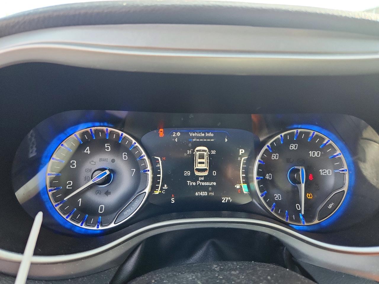 2023 CHRYSLER PACIFICA TOURING L photo 9