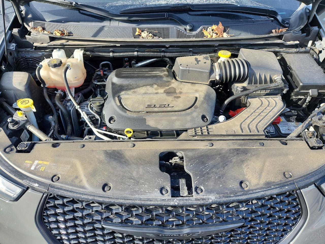 2023 CHRYSLER PACIFICA TOURING L photo 12