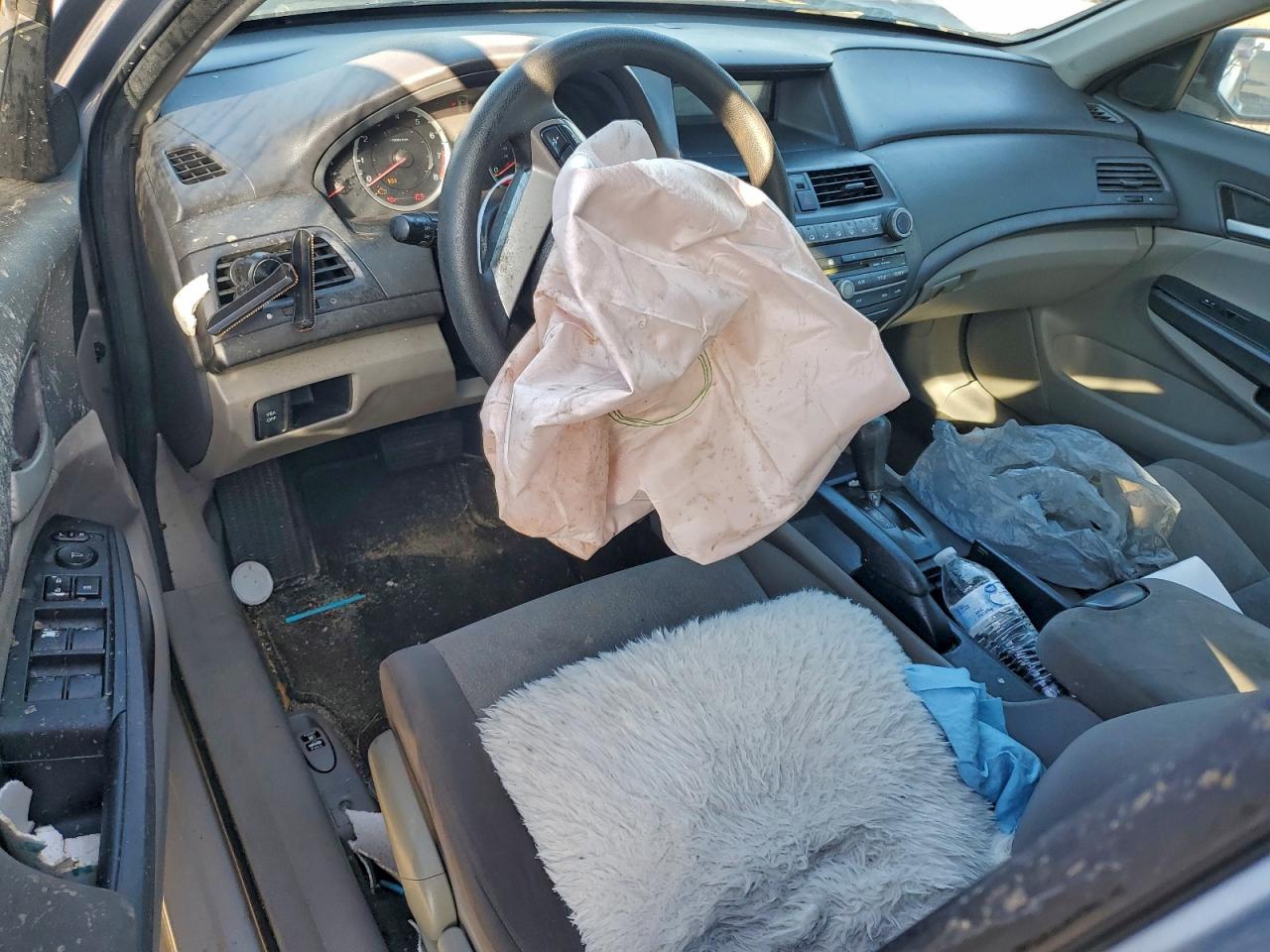 2010 HONDA ACCORD LX photo 8