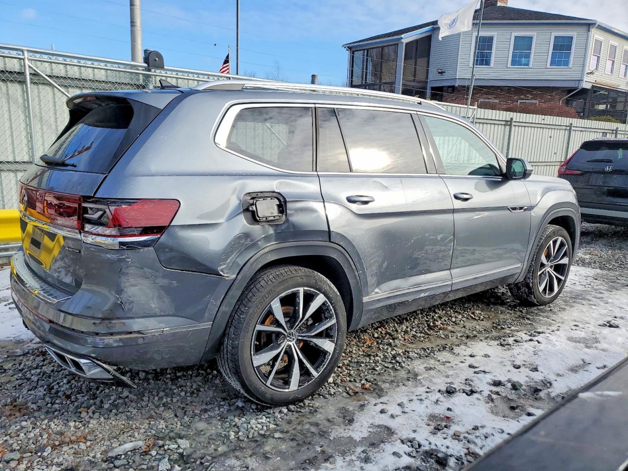 2024 VOLKSWAGEN ATLAS SEL PREMIUM R-LINE photo 3