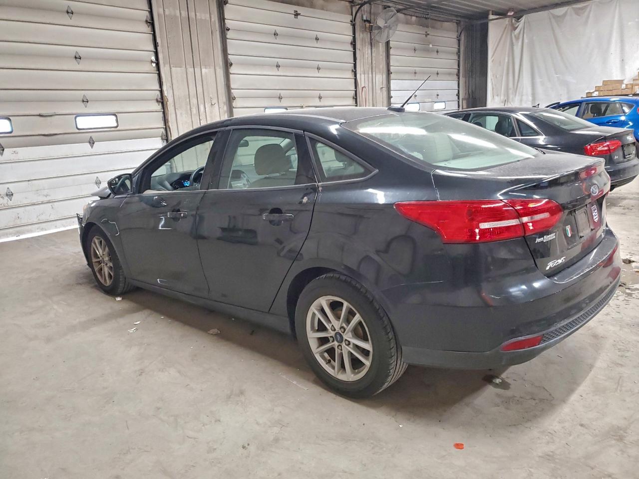 2015 FORD FOCUS SE photo 2