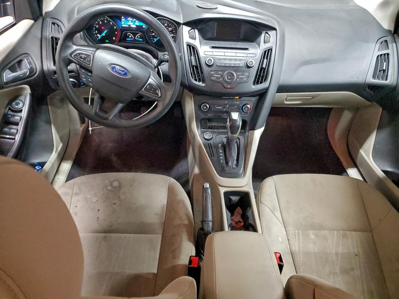 2015 FORD FOCUS SE photo 8