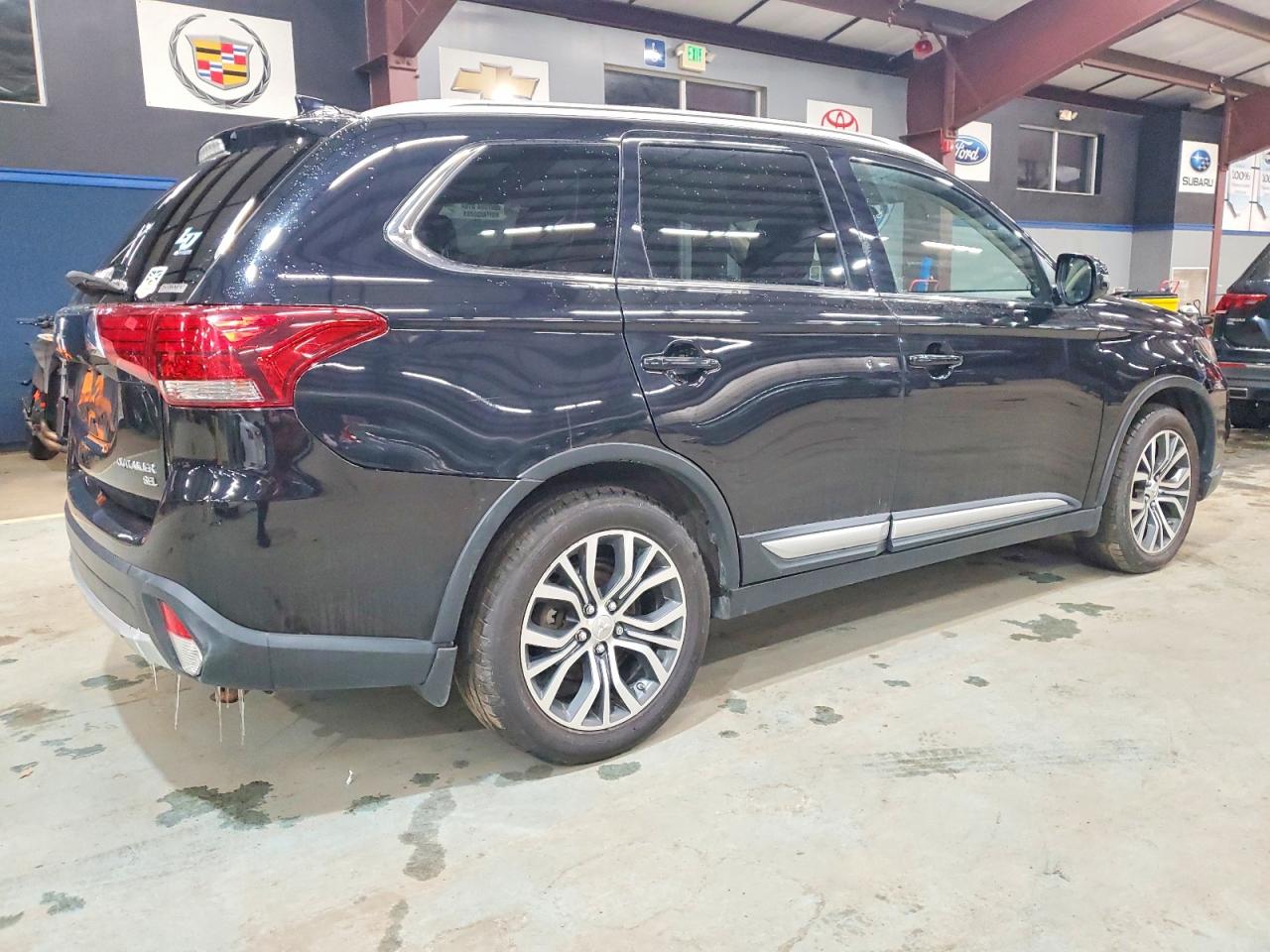 2017 MITSUBISHI OUTLANDER SE photo 3