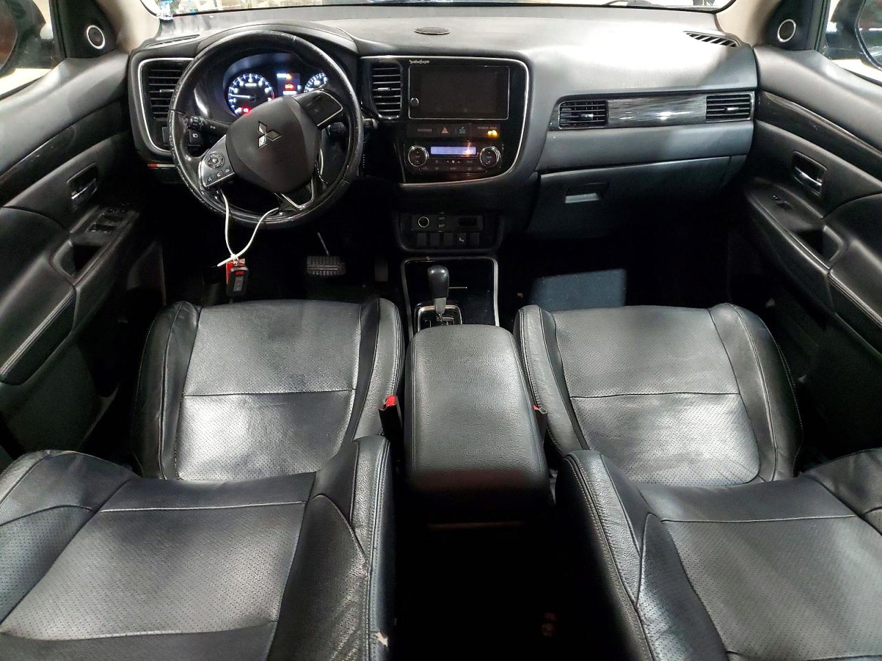 2017 MITSUBISHI OUTLANDER SE photo 8