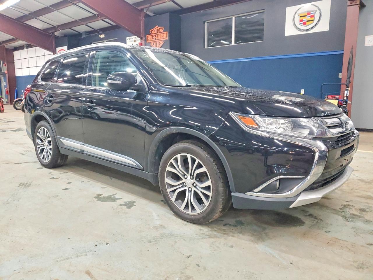 2017 MITSUBISHI OUTLANDER SE photo 4