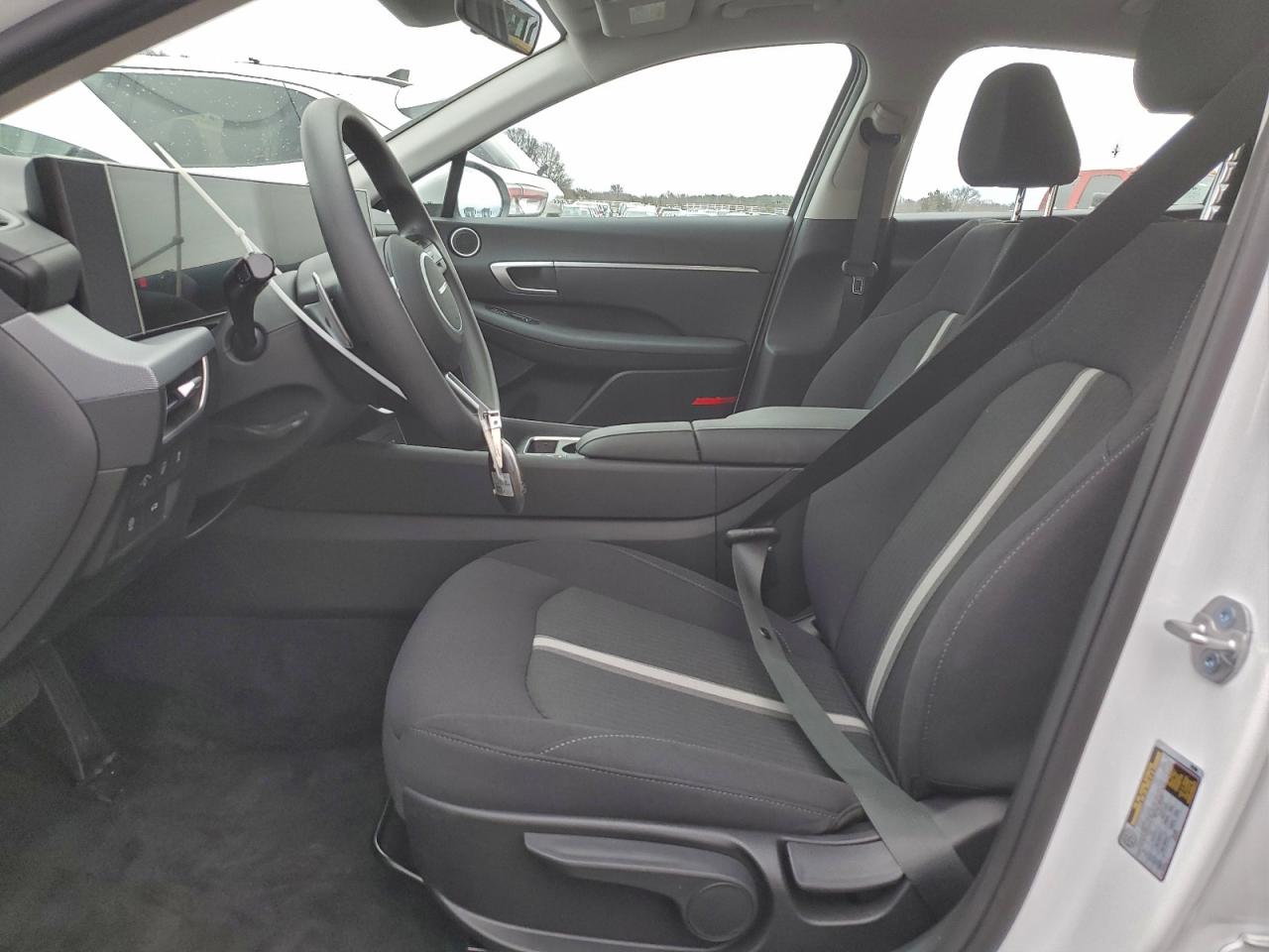 2026 HYUNDAI SONATA HYBRID photo 7