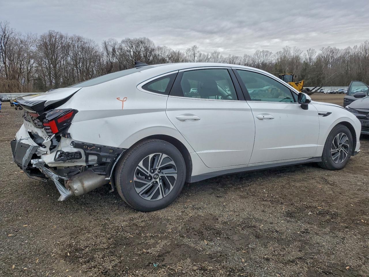 2026 HYUNDAI SONATA HYBRID photo 3