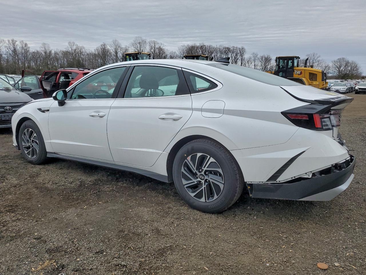 2026 HYUNDAI SONATA HYBRID photo 2