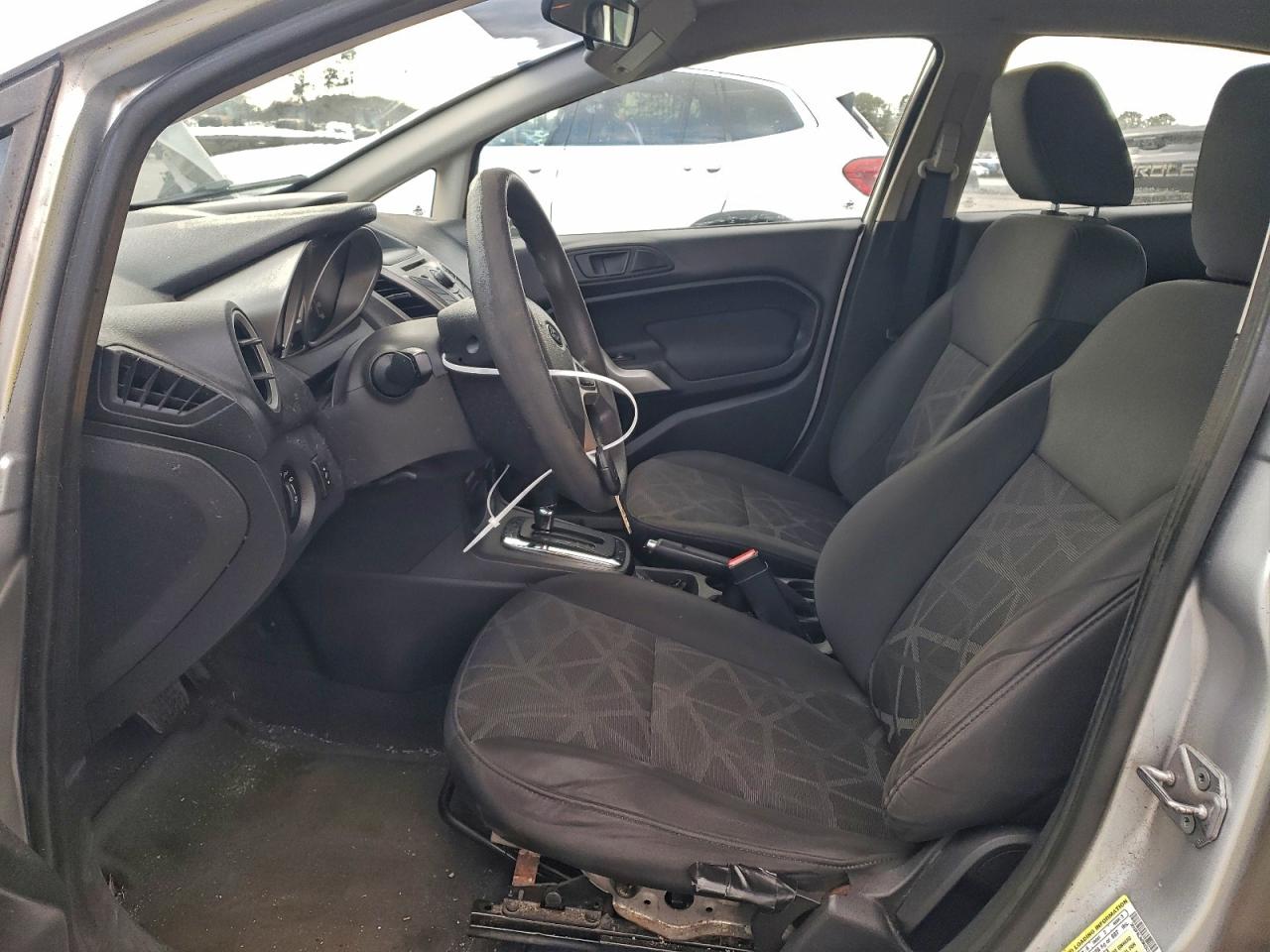 2011 FORD FIESTA SE photo 7