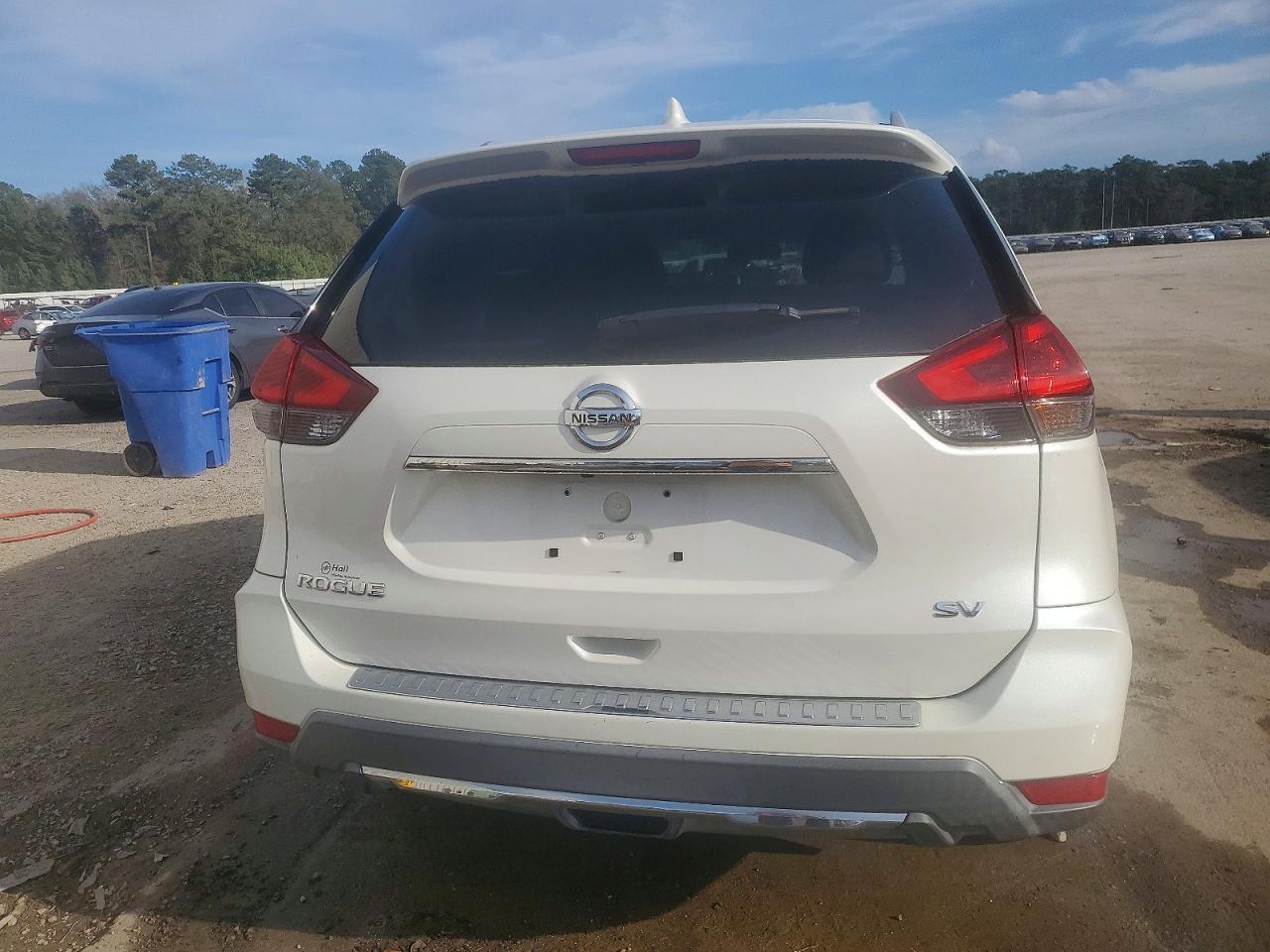 2018 NISSAN ROGUE S photo 6