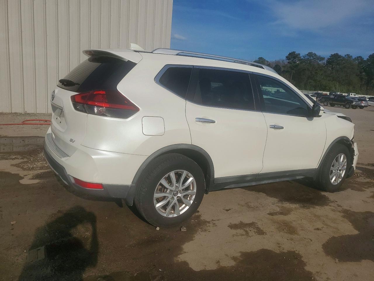 2018 NISSAN ROGUE S photo 3