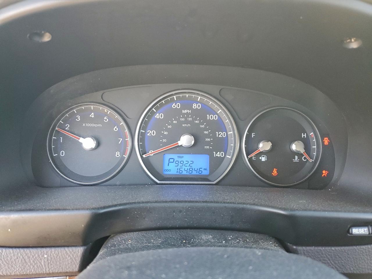 2010 HYUNDAI SANTA FE GLS photo 9