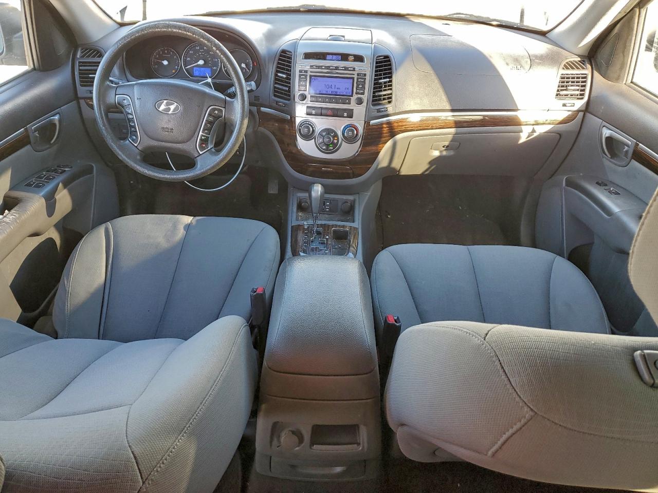 2010 HYUNDAI SANTA FE GLS photo 8