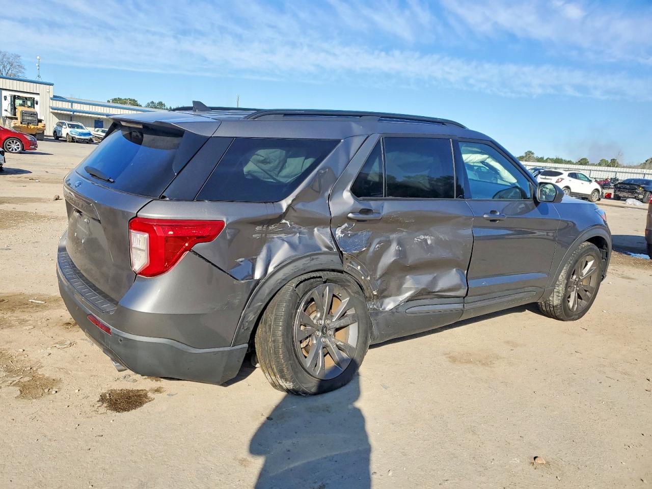 2021 FORD EXPLORER XLT photo 3