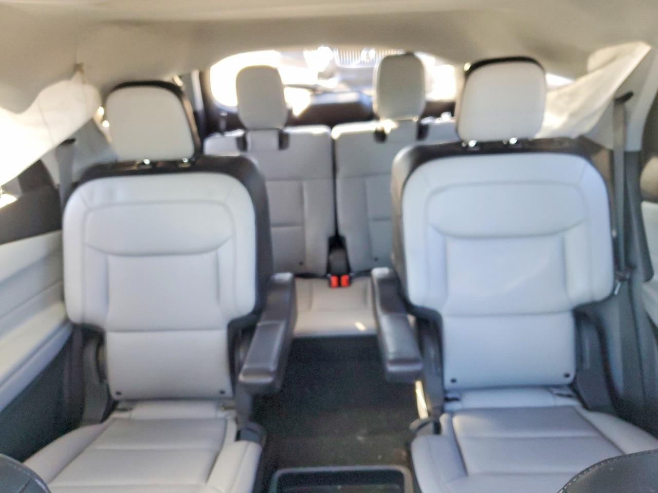 2021 FORD EXPLORER XLT photo 10