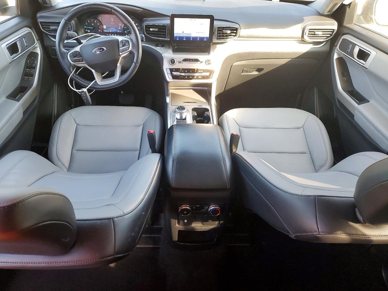 2021 FORD EXPLORER XLT photo 8