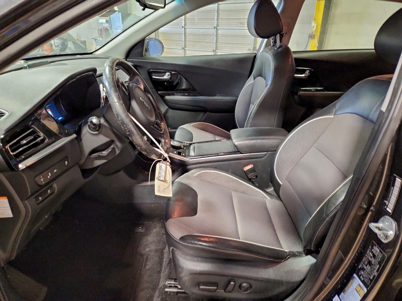 2022 KIA NIRO S photo 7