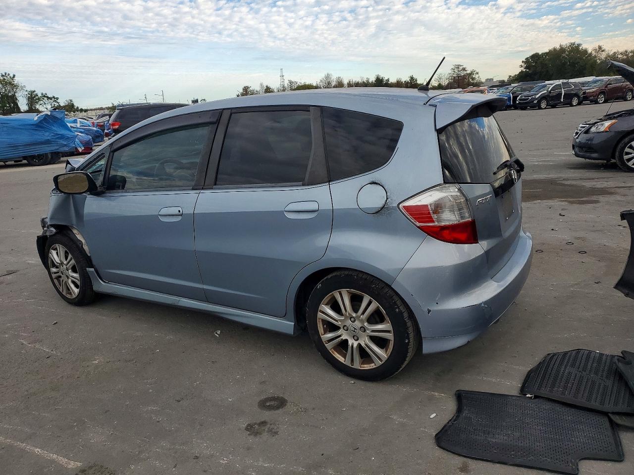 2011 HONDA FIT SPORT photo 2
