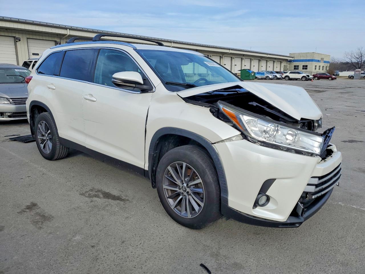 2019 TOYOTA HIGHLANDER SE photo 4