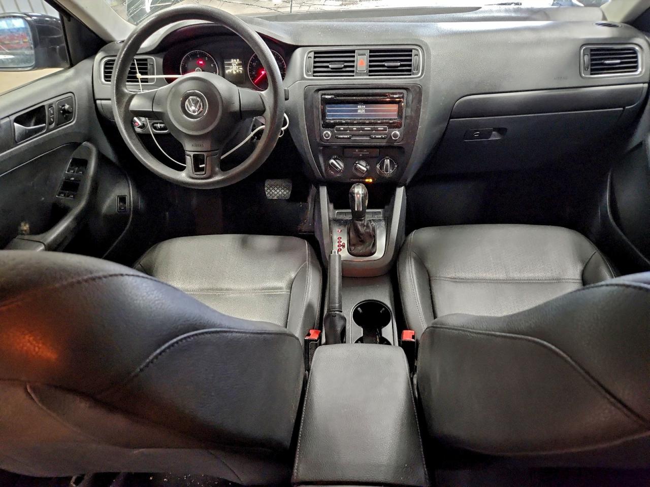 2012 VOLKSWAGEN JETTA SE photo 8