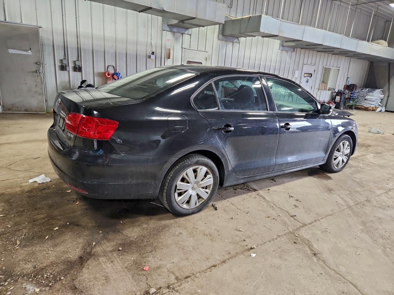 2012 VOLKSWAGEN JETTA SE photo 3