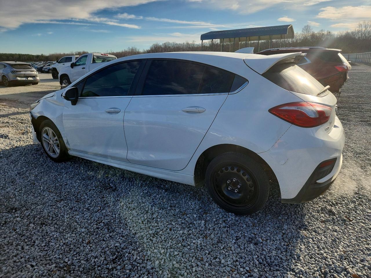 2017 CHEVROLET CRUZE LT photo 2