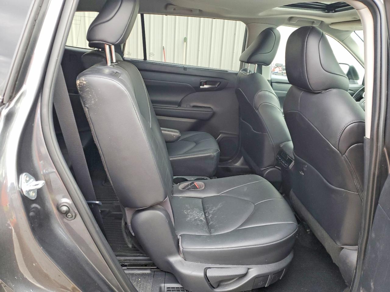 2021 TOYOTA HIGHLANDER HYBRID XLE photo 11