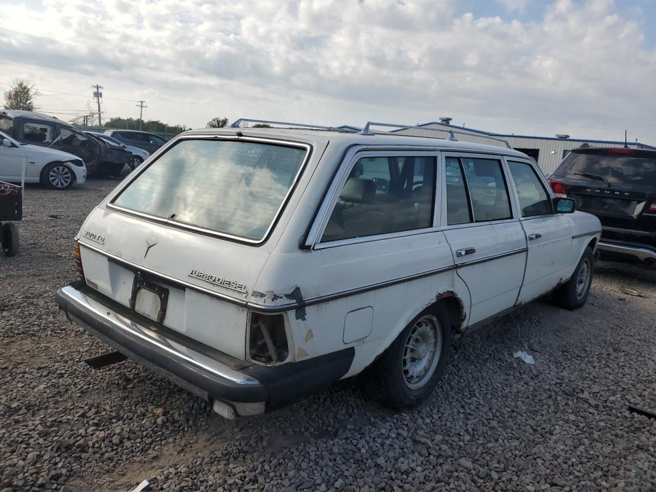 1983 MERCEDES-BENZ 300 TDT photo 3