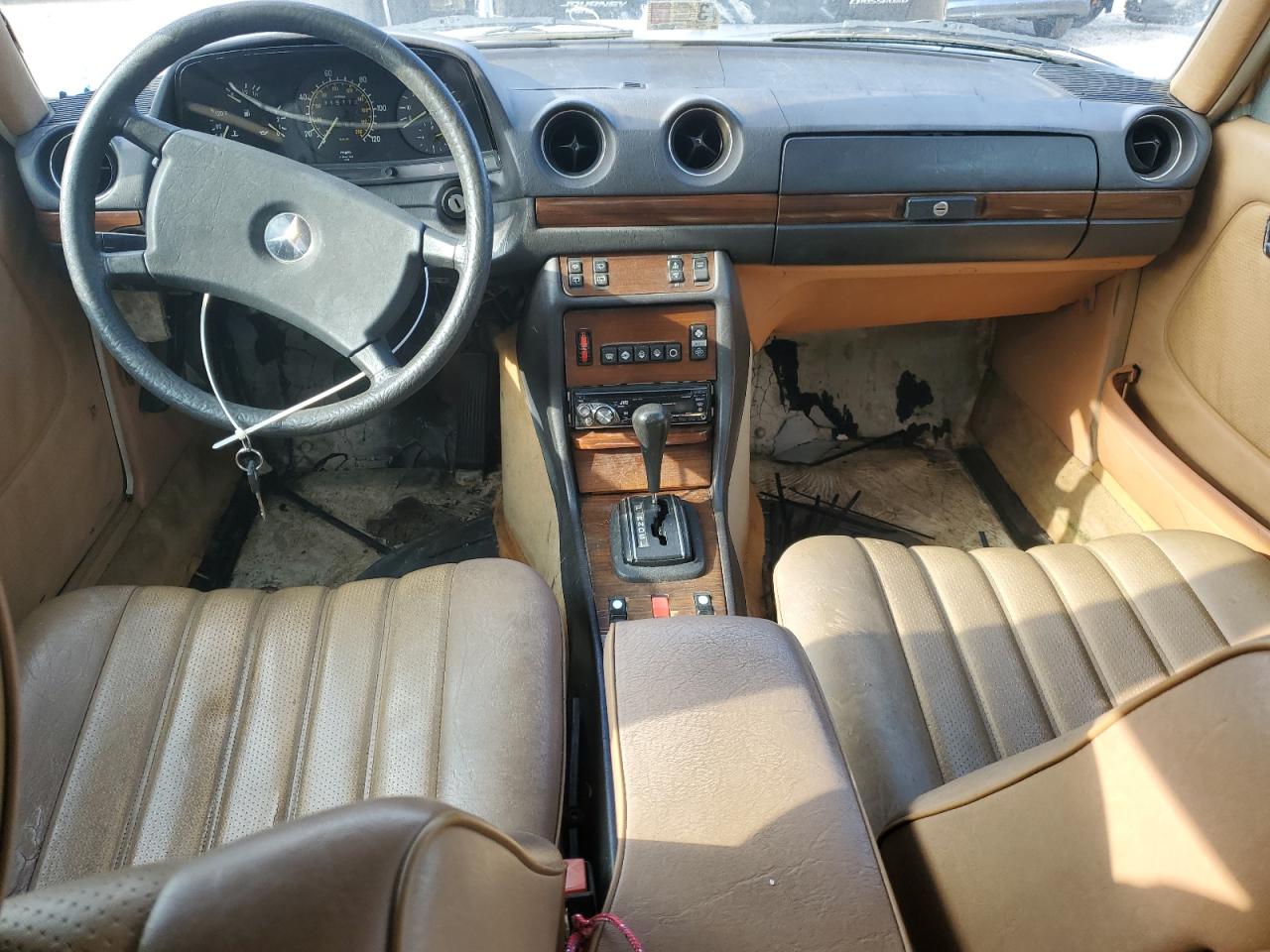1983 MERCEDES-BENZ 300 TDT photo 8