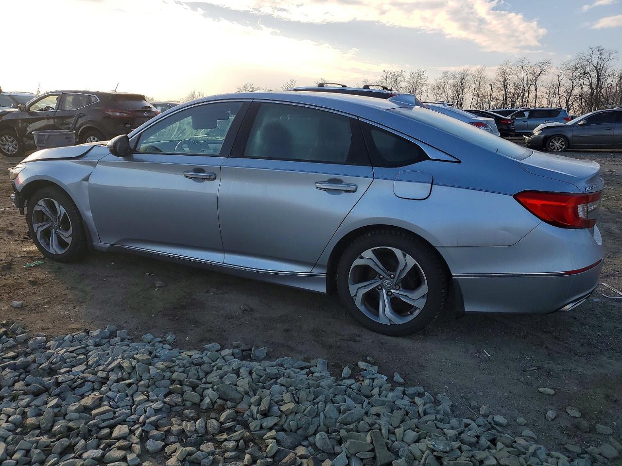 2018 HONDA ACCORD EXL photo 3
