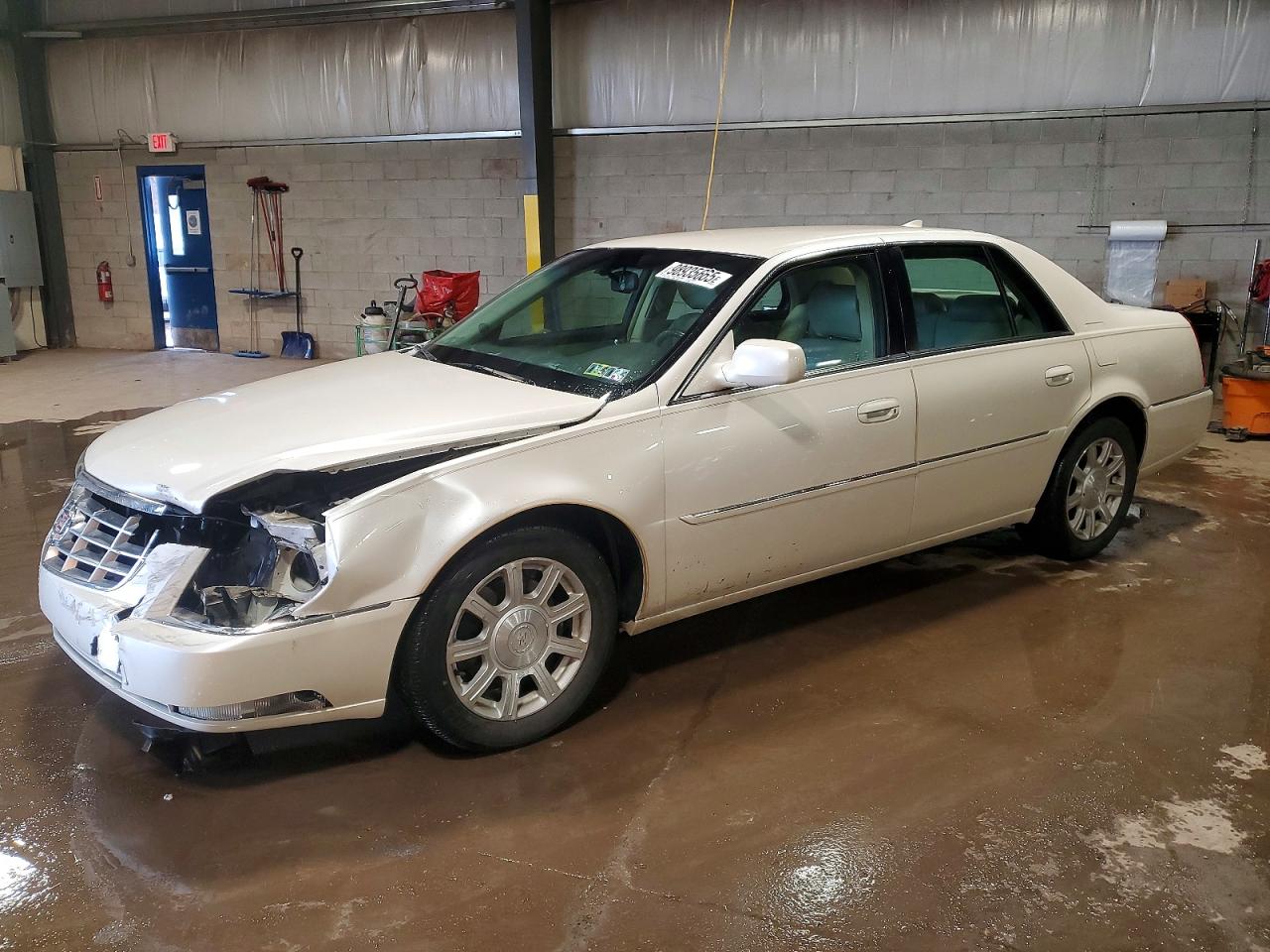 2011 CADILLAC DTS