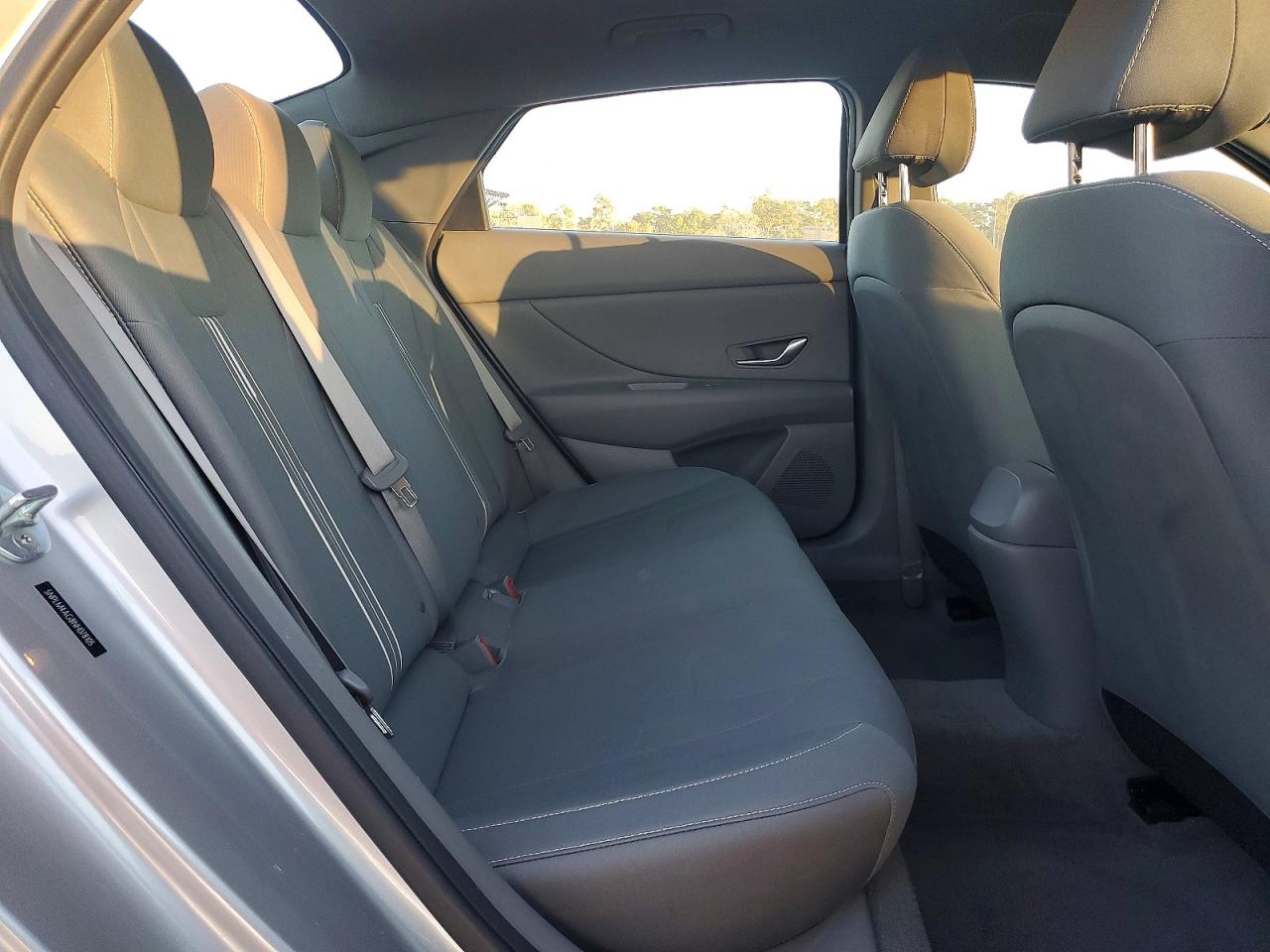 2022 HYUNDAI ELANTRA SEL photo 28